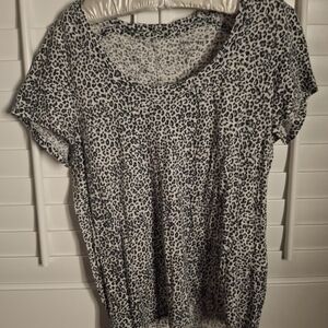 Chic Leopard Print Blouse